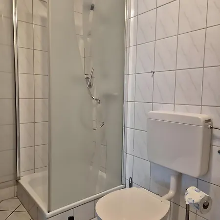 Ursel شقة